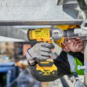 18V XR® Brushless 1/2-in Hog Ring High Torque Impact Wrench - 2 X 5Ah Battery - Image 5